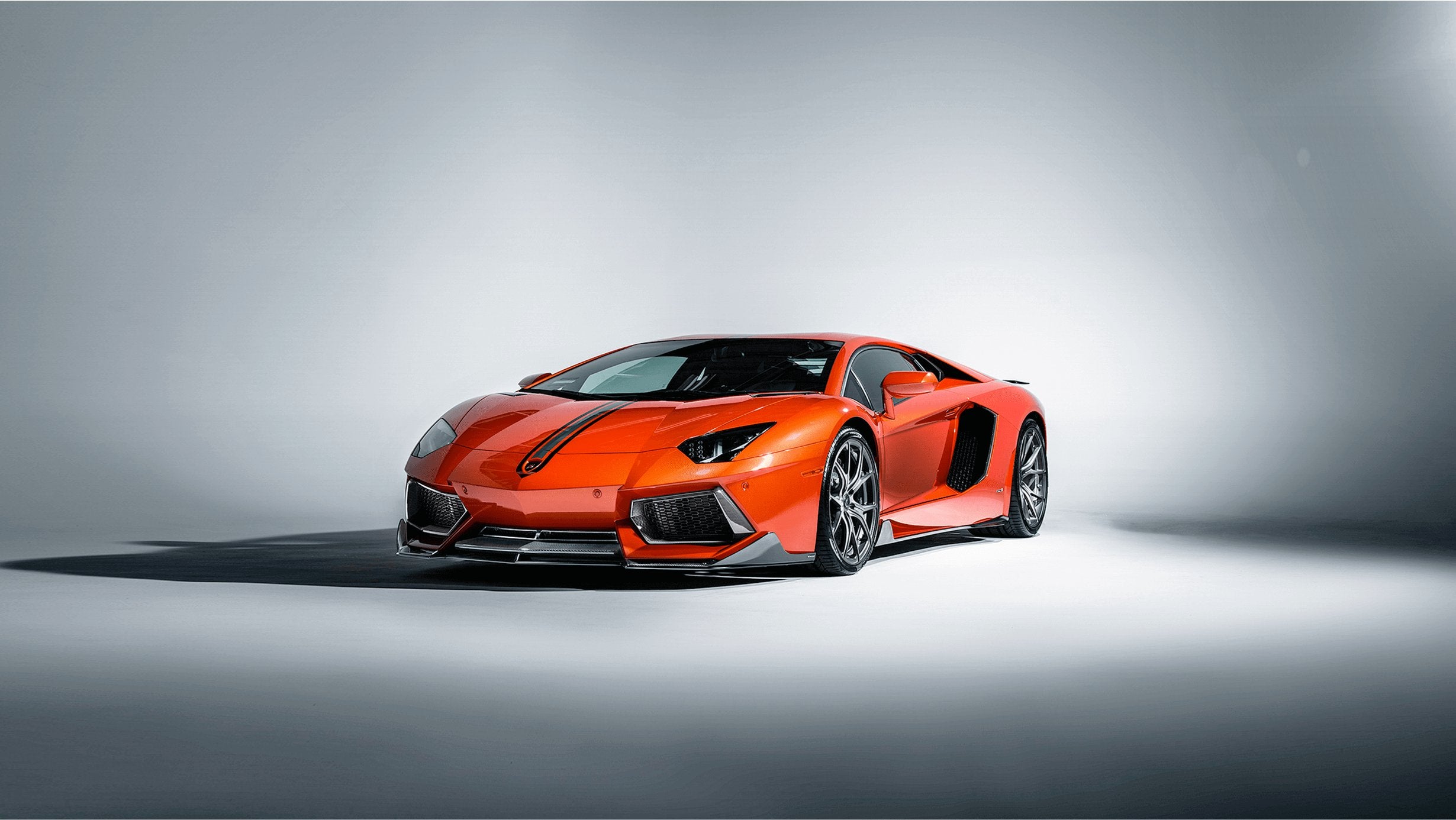 LAMBORGHINI AVENTADOR