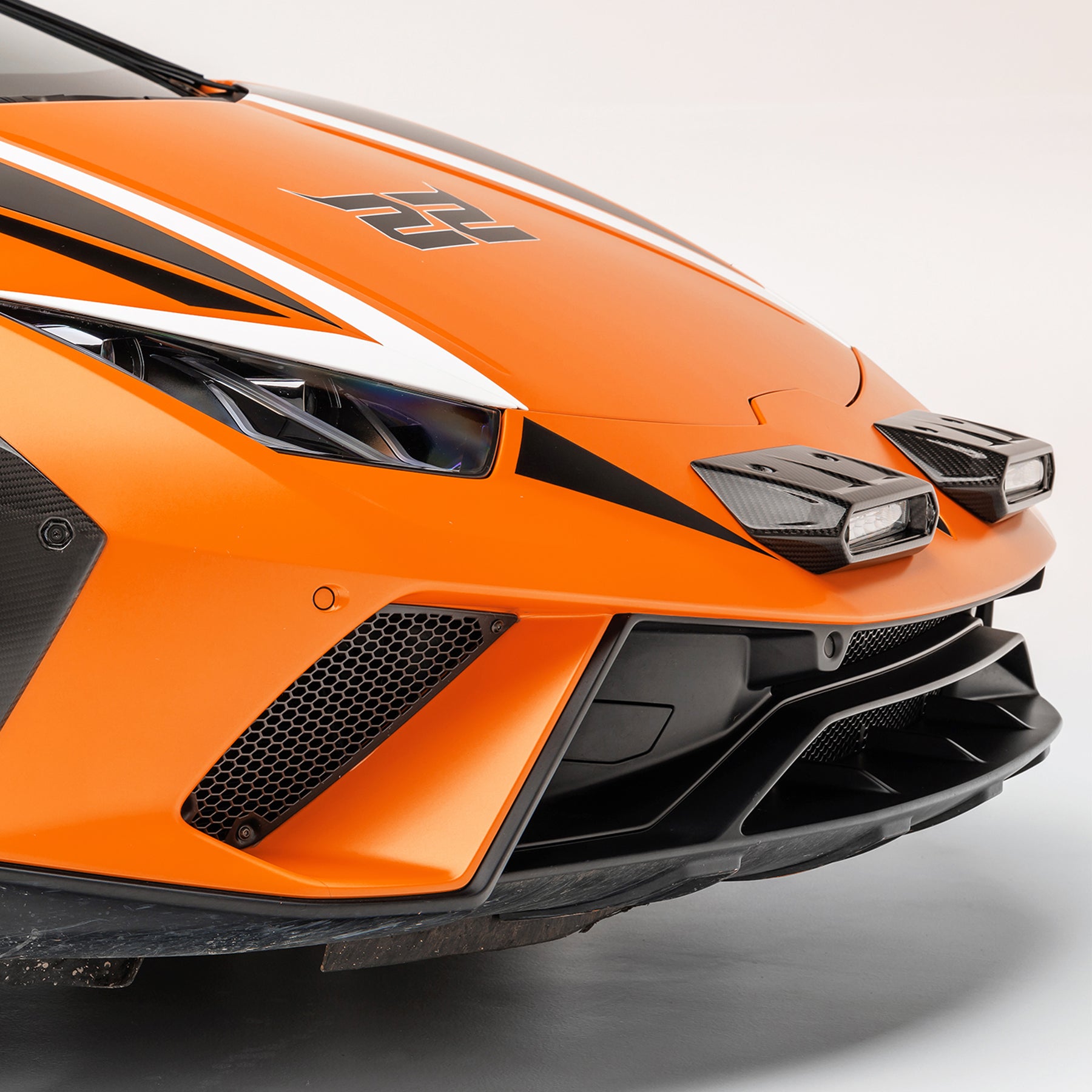 Huracan Sterrato VRS Aero Fog Light Covers Carbon Fiber PP 2x2 Glossy - Vorsteiner Wheels