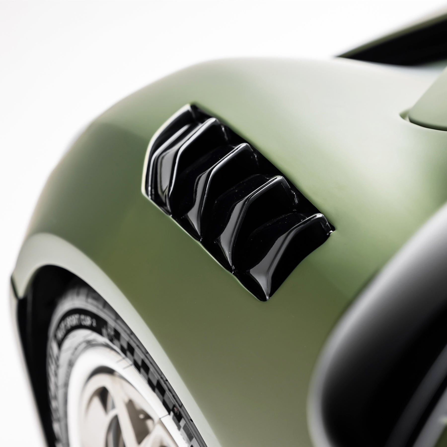 LR-52 Vented Fenders - Vorsteiner Wheels