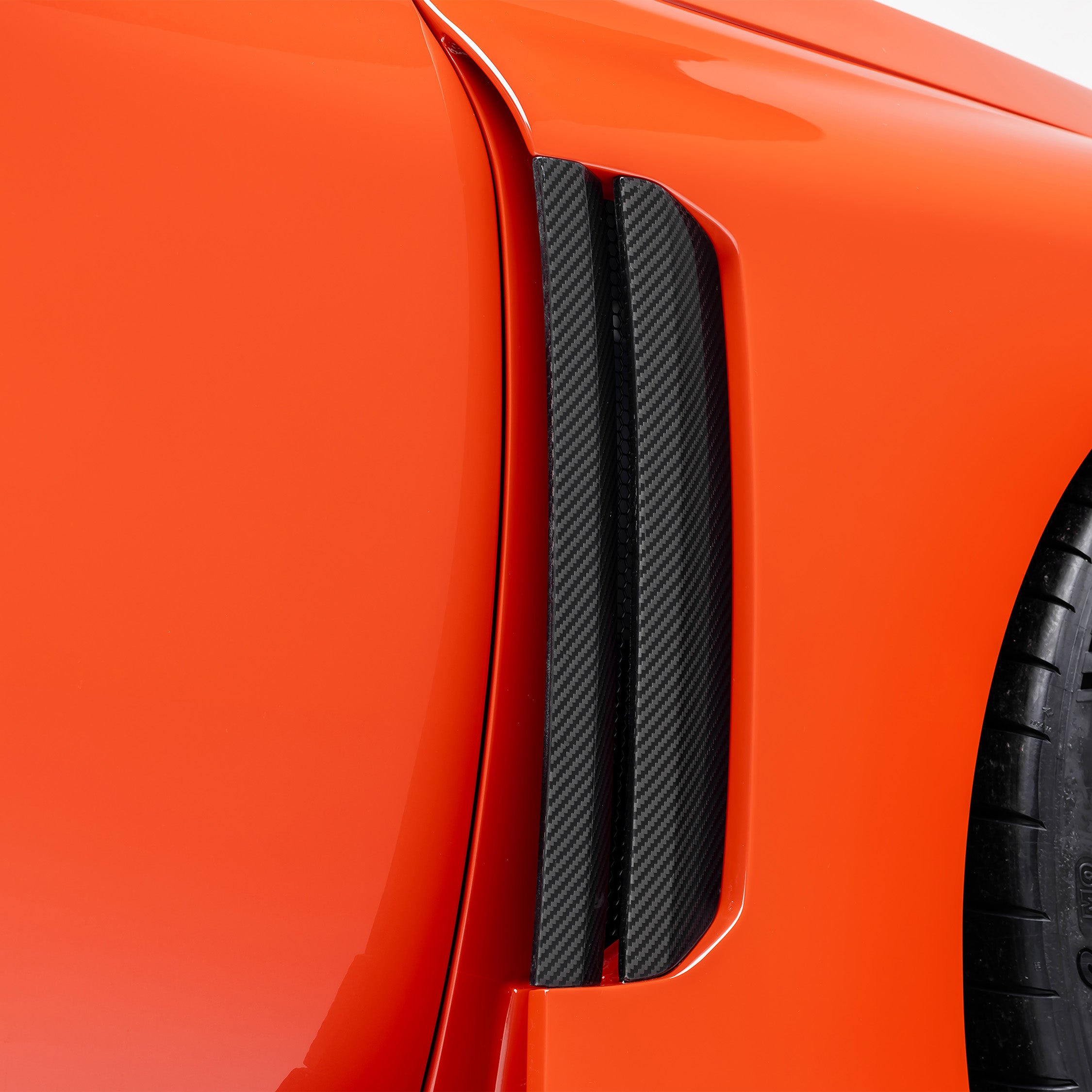 BMW G8X M2 VRS Aero Vented Fenders with Side Skirts Carbon fiber
