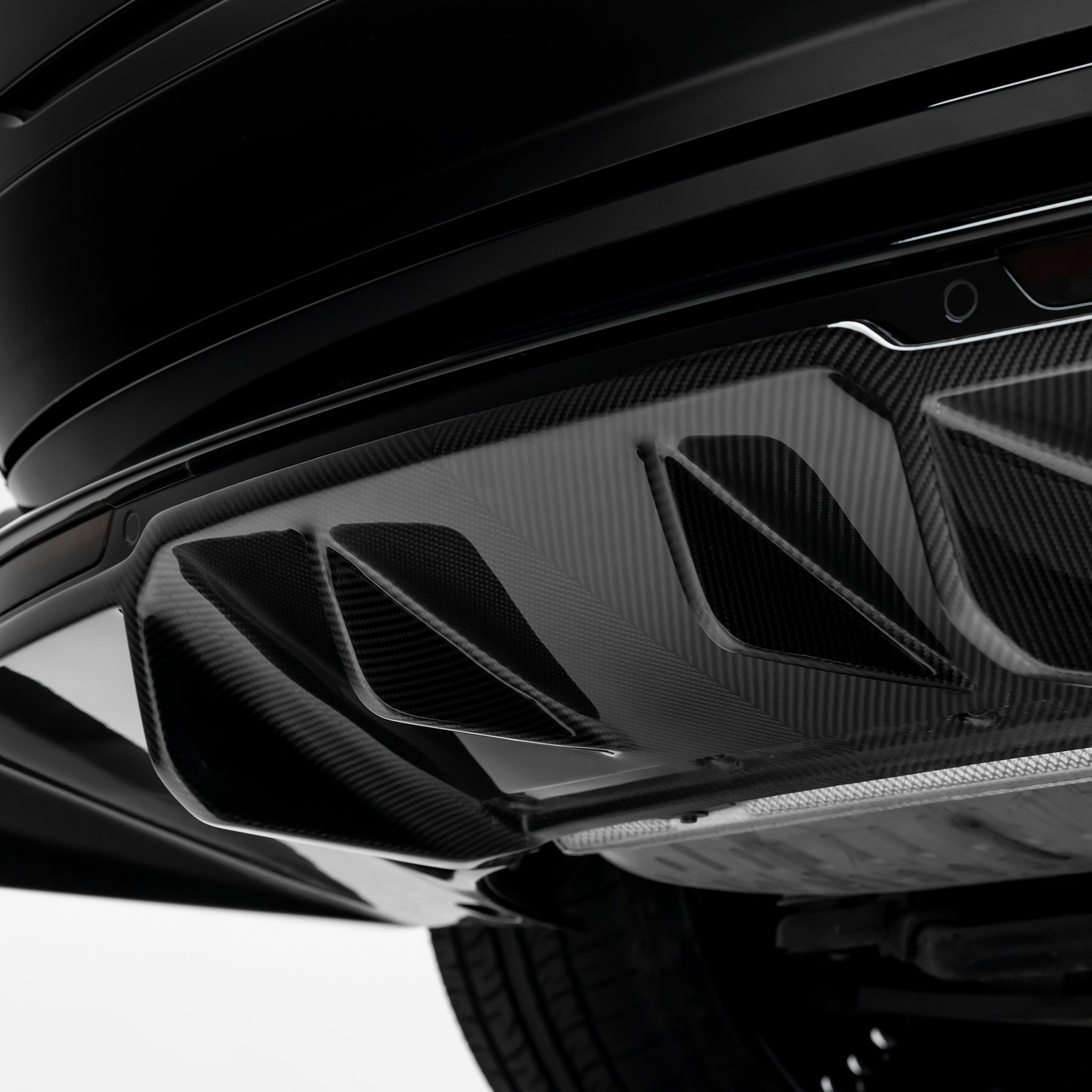 Range Rover L460 Carbon Fiber Rear Diffuser