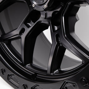 17" VR-601BL Coal Black